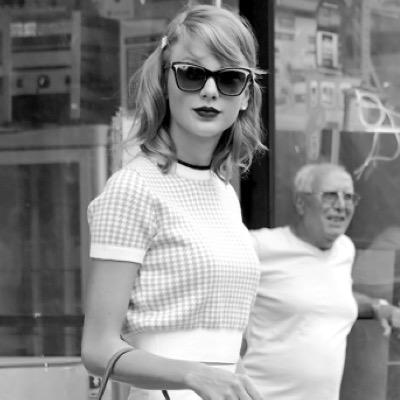 13internetgirl's profile picture. hi it me, quinn. i hide behind my laptop and blog about my extraordinarily uninteresting pathetic life.