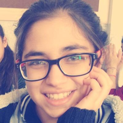 16 years old. From Turkey... Forever Belieber Lovatic, Vampette and Little Liar.