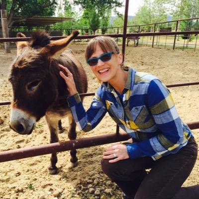 Chief Food Genius at the nonprofit Food Literacy Center (@FoodLitCenter). Writer. Backyard Farmer. Cook. I'm 'Living La Vida Locavore!'