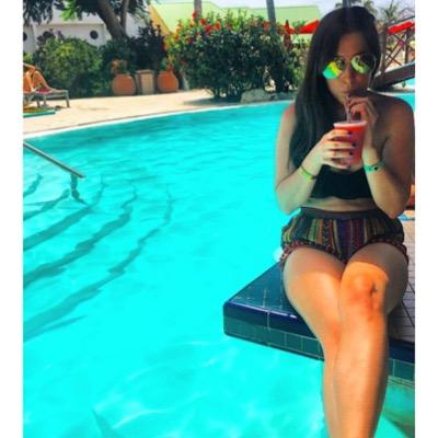 elizleeser's profile picture. Someone once told me that in order to write well you have to write what you know.          


This is what I know.