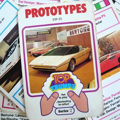 Fan-feed for Top Trumps collectors