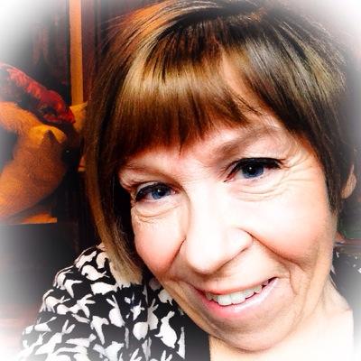 A freelancer fashionillustrator and designer. A guide in design, and creativity. Creator of a workbook about how to design your daily life your best way.