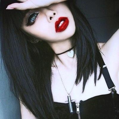 LillithLFP's profile picture. #FreePotter 17•7ºcurso•Hija de Bellatrix•Mortifaga•Crucio•Slypride•Sangre Pura