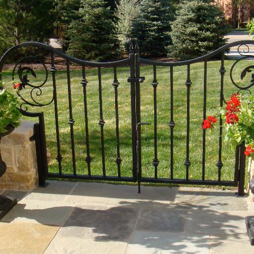 Smihuset's profile picture. Vi produserer, gjerder, porter, rekkverk, glassrekkverk, franskebalkonger. balkonger, og alt innen smijern