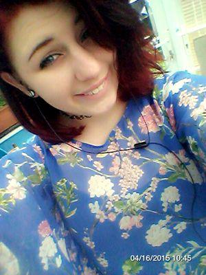 chloecollins369's profile picture. Love to draw and have my own youtube channel called emclo follow us and get all the updates