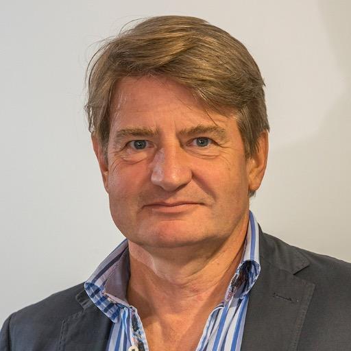Managing Director of Dynamic Events, an international business event management company I started in 1996. I have interests in sailing, skiing and tennis