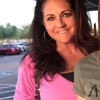 lisablumj's profile picture. You hold the key to your happiness ❤️ live for an audience of one