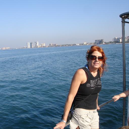 Iammolecules's profile picture. Female Humanoid, Teacher, Student, Storyteller, Professional Listener, Lifecoach and Nana