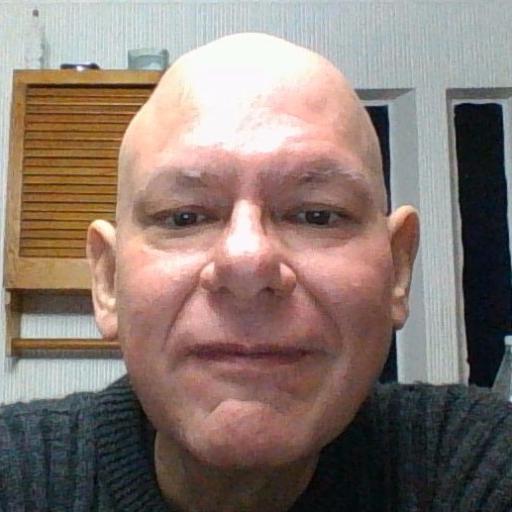 Comunicólogo, publirrelacionista, historiador, capacitador y estudiante de un doctorado en Comunicación. Optimista sin límites y en aprendizaje continuo