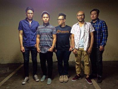 CP: AKEW +6281321528435 (@deniakew)
vocal: @adjie_dygta
|keyboard: @yon10n
|gitar: @dickyrasyid_
|bass: @igi3t
|drum:  @aang_dygta