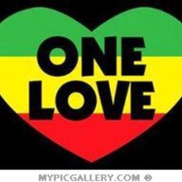 Biniams33's profile picture. 