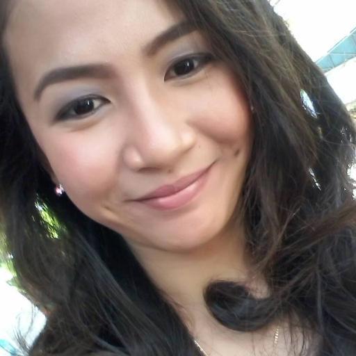 raenylouise's profile picture. 