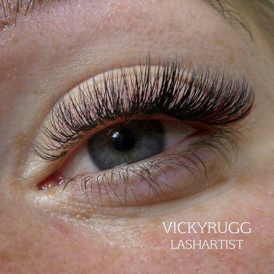 Fully qualified lash technician. UK lash trainer for SugarLash @SugarLashPRO and lover of all things Lashy