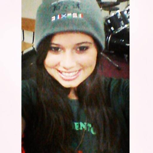 Sou como você me vê.
Posso ser leve como uma brisa ou forte como uma ventania,
Depende de quando e como você me vê passar.
Clarice Lispector