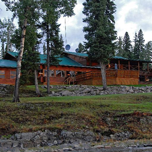 A long history of first class service and the best northern pike and walleye fishing in Canada.  Located on Knee Lake in Manitoba.