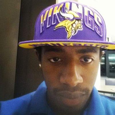 cool as a fan love sports and music I focus on my daughter and my money #tryingtogetit #teamvikings
