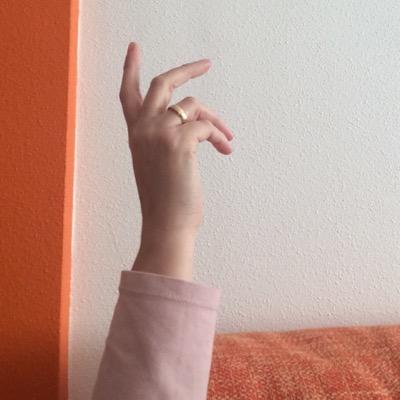 Nestradal's profile picture. soy de ese tipo de personas que cuando ven el vaso medio vacio, lo llenan