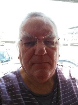 Nikademus2009's profile picture. I am shocked how governments and businesses treat its people. Shocked by the inhumanity of man against its own. Using Twitter may make a difference!