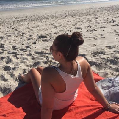 Just a small town girl, discovering Cape Town one day at a time. Good Friends, Great Vibes, Memories Made.