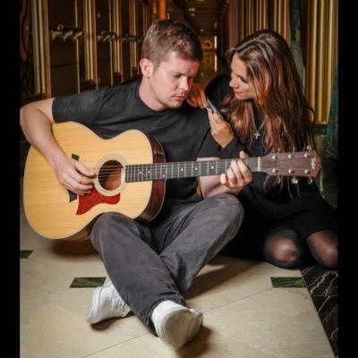 Joe&Liv duo are musicians who have performed all over the world , from asia to alaska . Playing and writing mostly Irish music , they specialize in old Ballads
