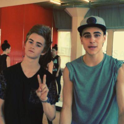 follow @horanftcaylen21 she follows back