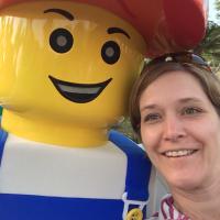 Lori Fogle (@mehlibrary) Twitter profile photo