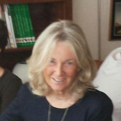 RosellinaMarian's profile picture. Giornalista professionista.
Ama cinema giornalismo e mare (non necessariamente in questo ordine)
Scrive sul suo blog https://t.co/cuBS77dC1S