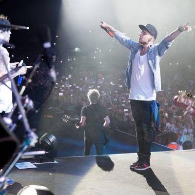 carofelixasant's profile picture. It's amazing how 5 people I'll never see make me so happy that the people I know.The love one direction ❤️