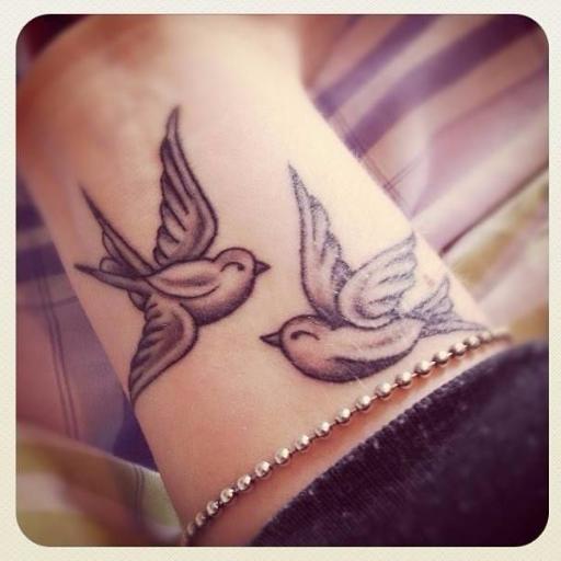 LaChinaZamudio's profile picture. Sale bien en su foto de instagram, la pone hasta con estampilla en su ife.