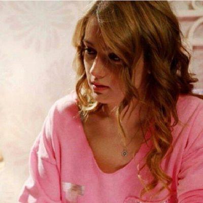 memecm4's profile picture. ‏‏‏  دائماً هناك لحظات جميلة حتى وإن كانت قصيرة تبقى ولا تنسى