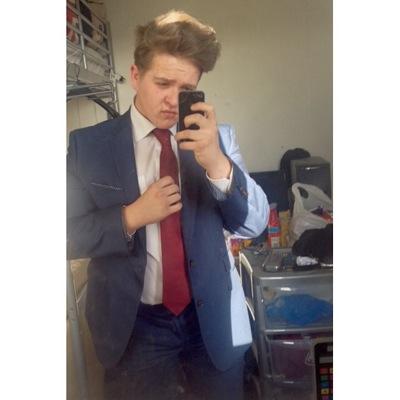 Youngstaa1998's profile picture. alex young. my eyes dont work.