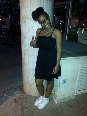 IndiaCssr's profile picture. La femme sage est celle qui a beaucoup à dire mais qui garde le silence. #ABonEntendeur #TeamAntillais ♥♥ .