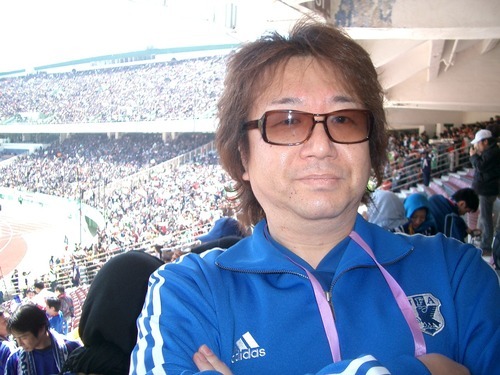 sekihideaki's profile picture. 54歳業界生活３０周年を迎えてしまった放送作家。妻と娘＆息子、「マルモのおきて」とおんなじシュナウザーと暮らし、35年ぶり再結成のロックバンドとノルディックウォーキングとサッカーがタノシミ。CL決勝＠ウエンブレイ行くよ！