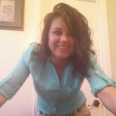 Justshelina's profile picture. 