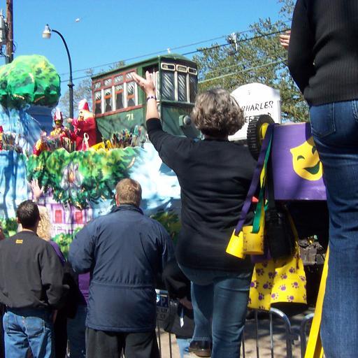 Posting Mardi Gras #Parade schedules and pics. #MardiGras #Parades #MardiGras2016 #NewOrleans #Nola #Followback #f4f #TeamFollowback #beads #Uptown #BourbonSt