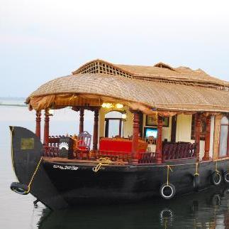 Alleppey Hotels Booking Portal for Alleppey Tourism Provide Complete Information about Sightseeing of Alleppey. List of Places to visit in Alleppey like Alleppe