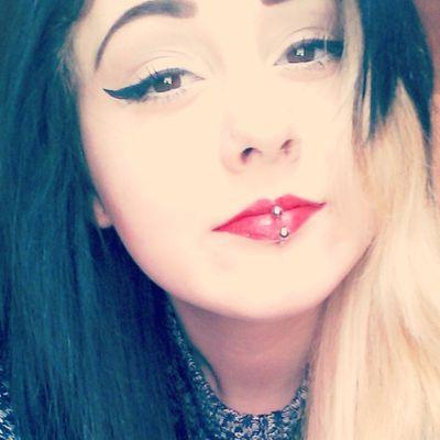 _filthymudBl00d's profile picture. just your average cat loving teenager ✌