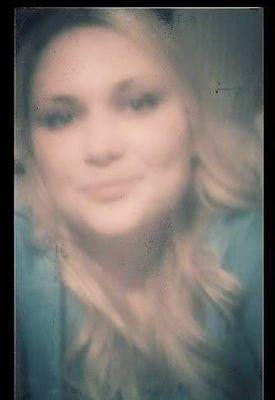 26, married, 2 little girls, 2 furry boys LOVE XL dogs (esp bull breeds) Free stuff addict! im very easily bored, & a bit of a thrill seeker/adrenaline junkie:)