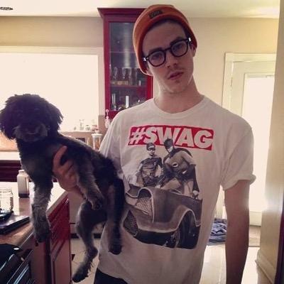 Salem_Ross's profile picture. Rich, attractive, smart what more could you ask for?