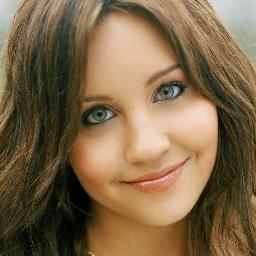 Just a small town girl, livin' in a big ol' word. I am originally from Alabama but moved to Tennessee when I was only 10 years old. So follow mehh! xD