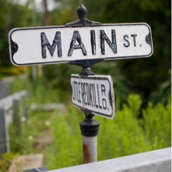 *Original Account* Posting your favorite small town photos in the US. DM or email so I can show your favorite small town. smalltowntwitter1@gmail.com