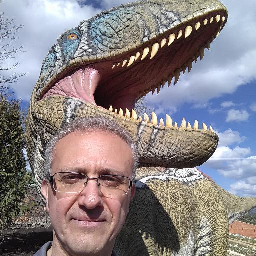 altatoron's profile picture. Escritor, divulgador, físico, barítono, filomático. 
En @cienciaes 
También @ElBoreliano, @cienciamerides y @ElCoreroDelZar
Faciam ut potero