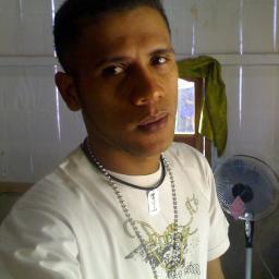 flo_tokan's profile picture. aku begini