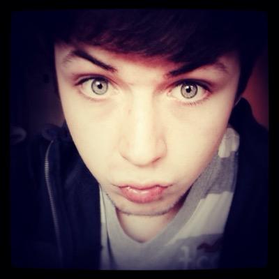 Hey, this is a free follow Im a YouTuber and Im trying to get out there please follow my main account @Picturing_Ryan