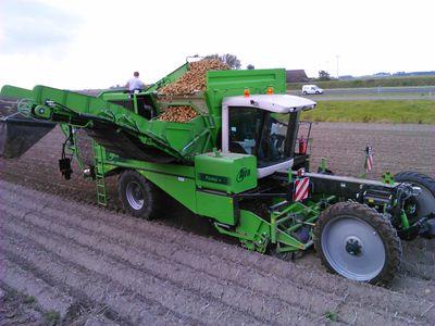 FokkemaFarming's profile picture. Akkerbouwbedrijf met 100 ha pootaardappelen en sorteren/verwerking van aardappelen.