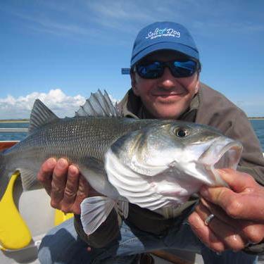 mad keen on golf and fishing...sometimes do both at the same time in water hazards on a course