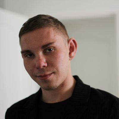 Неможливе, можливо! Робота: @MjoyRadio та інтернет магазин. Люблю: сарказм і морозиво. Надихає: люди і музика. Особливість: не прагну змінити світ на краще.