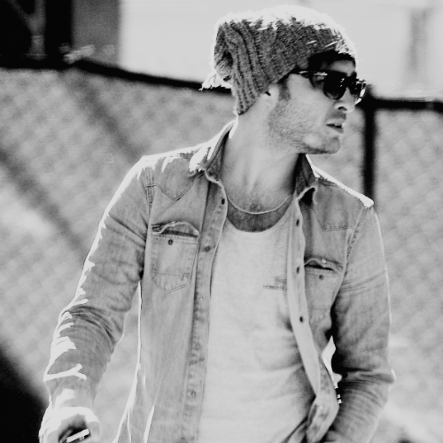 BilalkocKoc's profile picture. Doğuştan sahip olduklarınızla yaşamayı öğrenmek bir süreç, bir katılım, yani yaşamınızın yoğrulmasıdır.
- Diane Wakoski