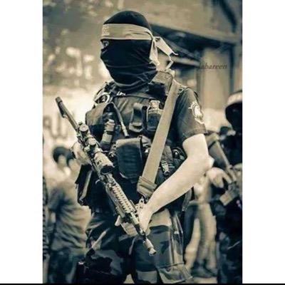 الإسم؛فلسطيني انا إسمي فلسطيني نقشت إسمي على كل الميادينِ بخطٍ بارزٍ يسمو على كل العناوين حروف إسمي! الهوية:فلسطينيٌ من قلب عكّا ⚡️insragram;houzoussazam⚡️
