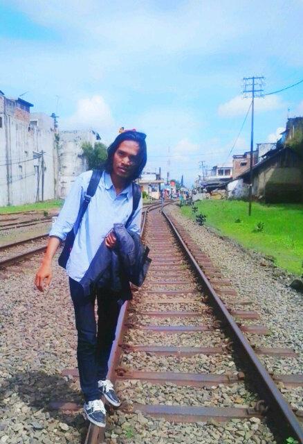 commandhante's profile picture. Jika hati anda bergetar melihat bentuk penindasan maka lawanlah 'sebab diam adalah bentuk penghianatan